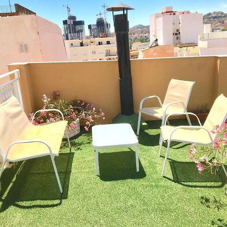 Room With Single Bed In Typical Townhouse With Rooftop Terrace Malaga Exterior photo