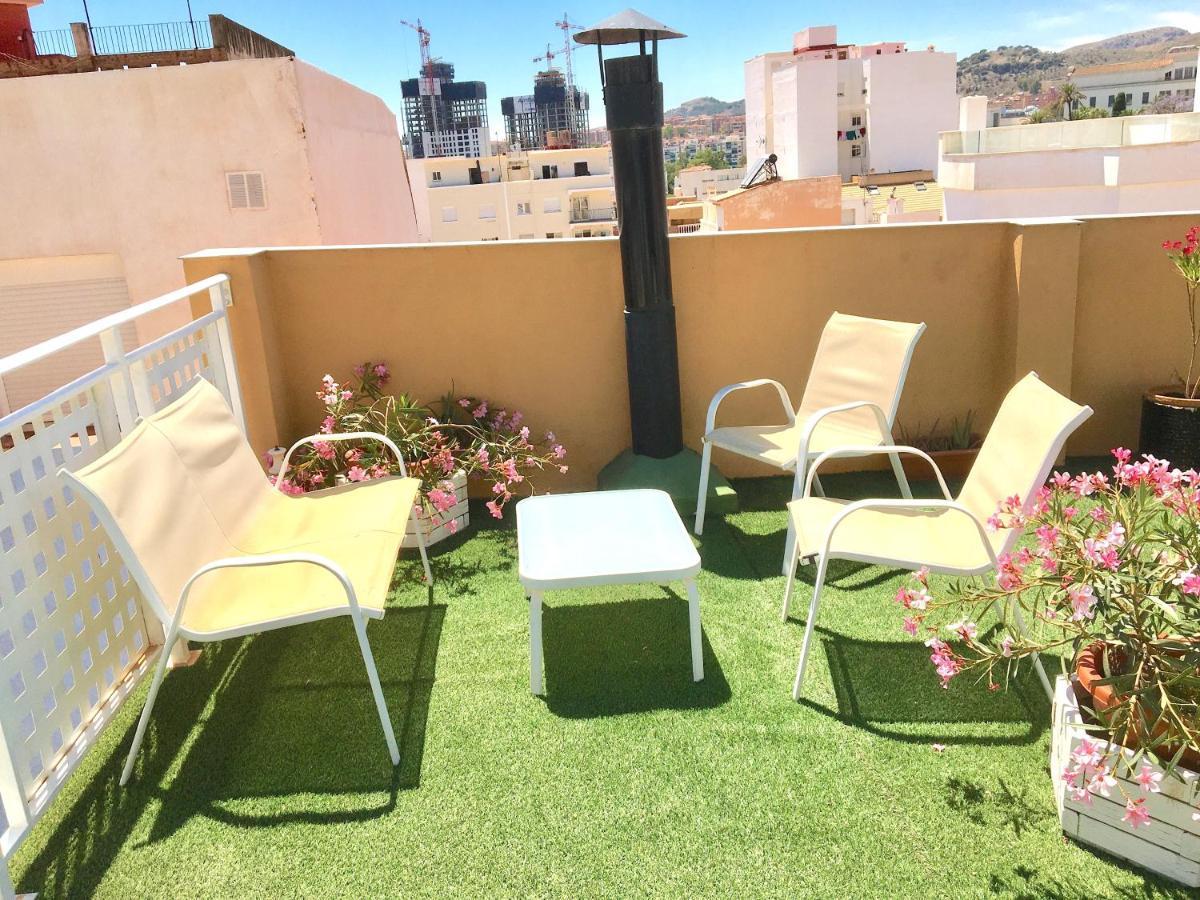 Room With Single Bed In Typical Townhouse With Rooftop Terrace Malaga Exterior photo